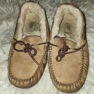 Ugg dakota slipper size 8
